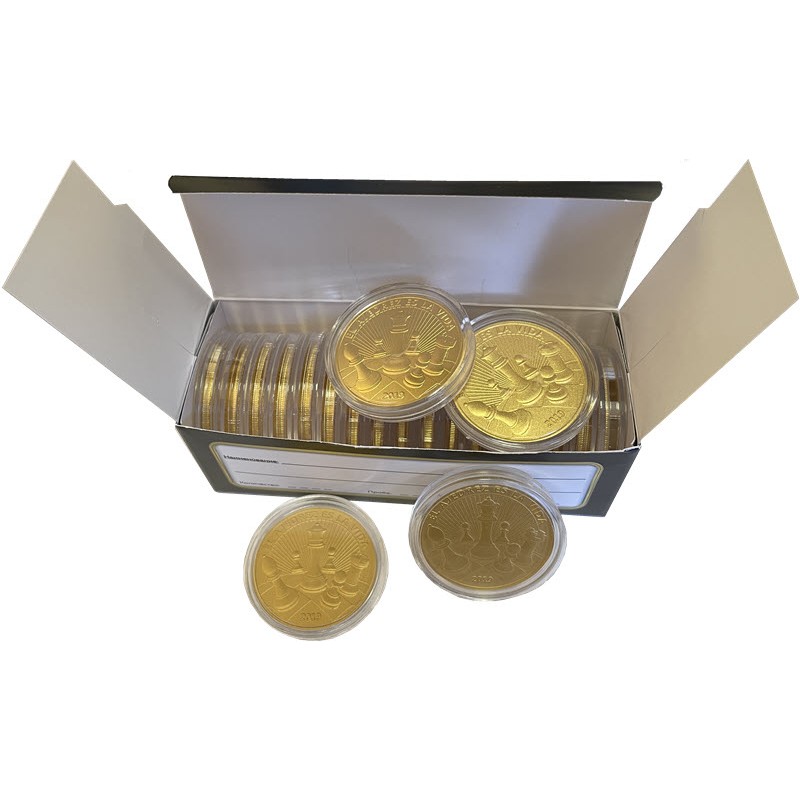 Золотая монета Камеруна "Шахматы" (анциркулейтед), 31.1 г чистого золота (Проба 0,9999)